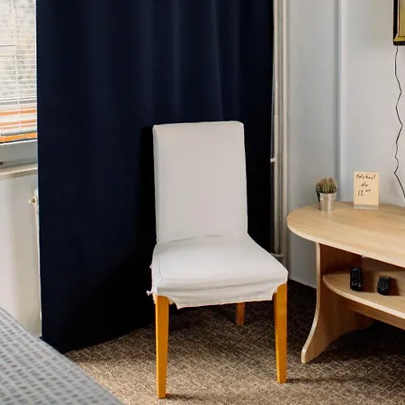 M-tourist Ξενοδοχείο Πράγα